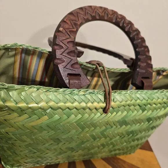 Vintage Boho Island Woven Wicker Bag Purse Rattan Green Wood Handle Beach Hippie - Picture 13 of 15